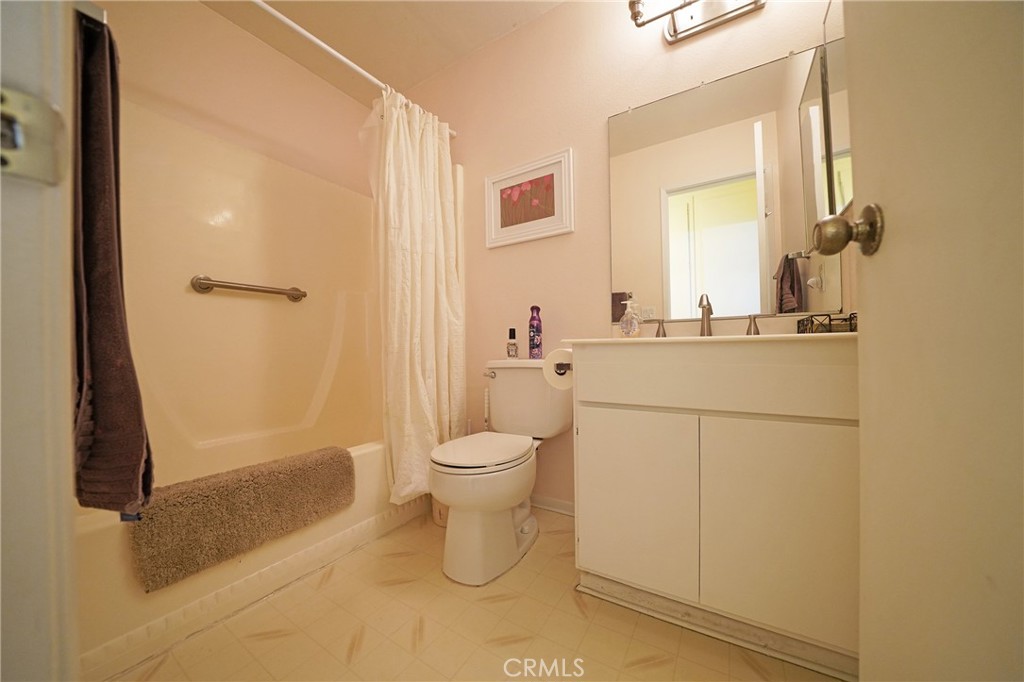 https://media.crmls.org/medias/7d61904e-1f92-4aa1-b5b8-896871fd1cd8.jpg?preset=X-Large