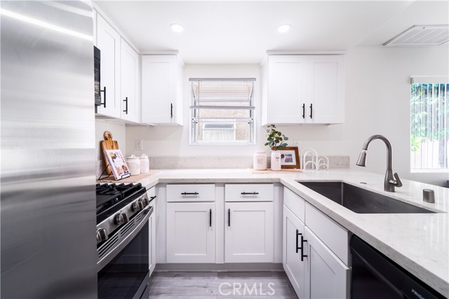 Detail Gallery Image 6 of 36 For 1126 W 228th St #31,  Torrance,  CA 90502 - 3 Beds | 3 Baths