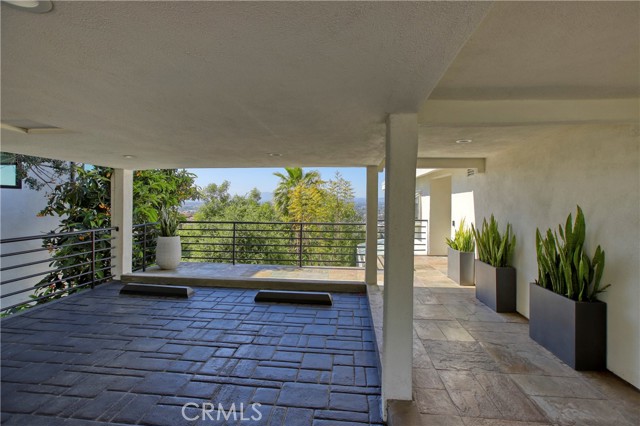 3863 Sherwood Place, Sherman Oaks CA: https://media.crmls.org/medias/7d643022-31bf-4859-8ce9-9c6bb58ebe5f.jpg