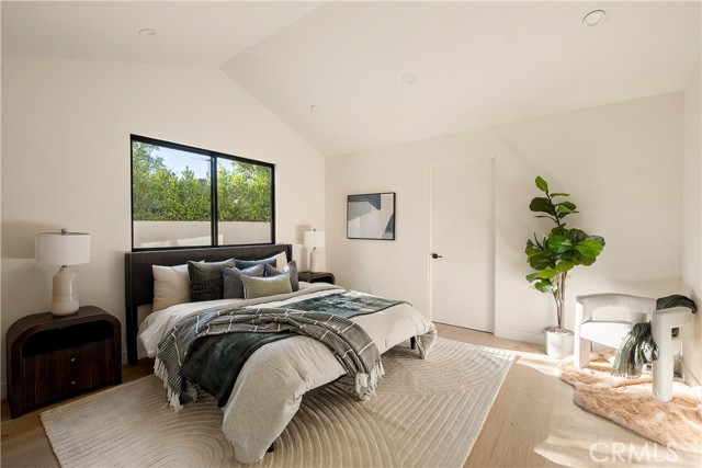 Detail Gallery Image 17 of 32 For 13949 Cumpston St, Sherman Oaks,  CA 91401 - 3 Beds | 3/1 Baths