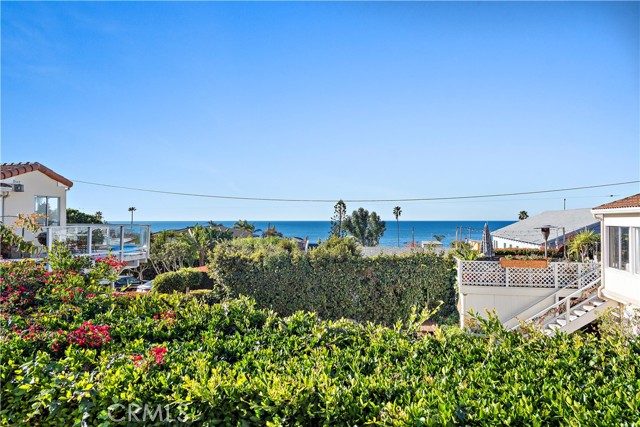 Detail Gallery Image 15 of 39 For 1855 Glenneyre St, Laguna Beach,  CA 92651 - 3 Beds | 3 Baths