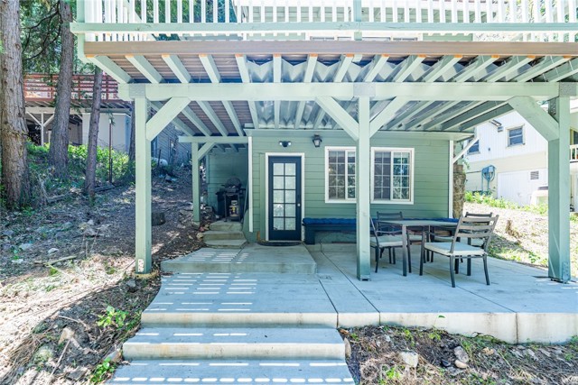 23120 Sycamore Lane, Crestline CA: https://media.crmls.org/medias/7d64ab7c-b1de-481c-9b46-167bb1a21c4d.jpg