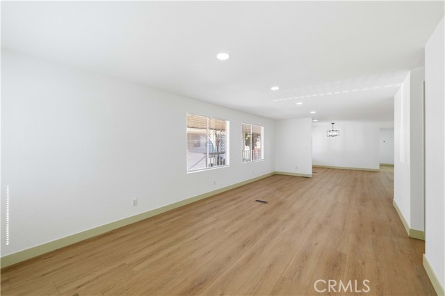 Detail Gallery Image 4 of 20 For 4444 E R, Palmdale,  CA 93552 - 4 Beds | 2 Baths