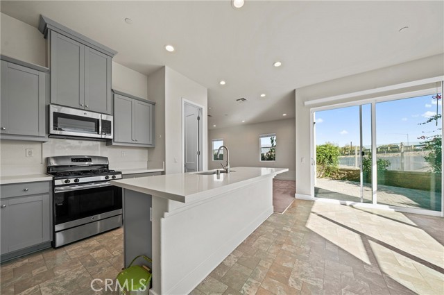 Detail Gallery Image 2 of 38 For 5198 Arlington, Chino Hills,  CA 91709 - 5 Beds | 3/1 Baths