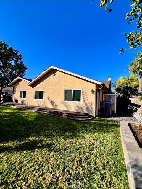 Detail Gallery Image 13 of 15 For 11652 Kirwin Cir, Fountain Valley,  CA 92708 - 4 Beds | 3/1 Baths