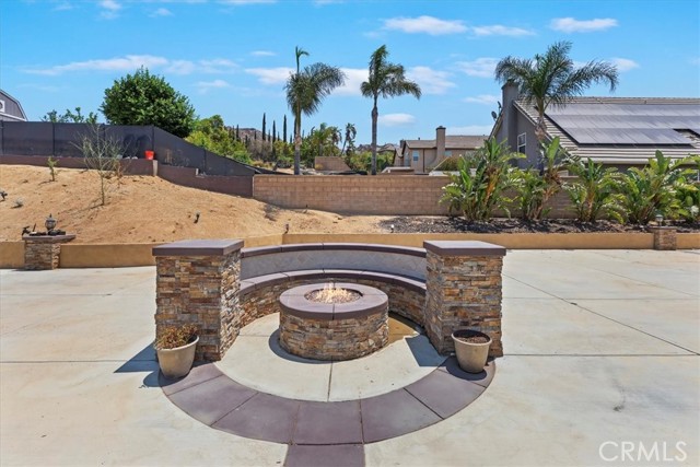 239 Cross Rail Lane, Norco CA: https://media.crmls.org/medias/7d6817ad-48c4-4756-9982-69a61217666e.jpg