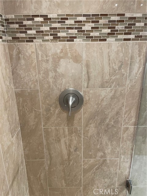 10016 Sophia Avenue, North Hills CA: https://media.crmls.org/medias/7d686e85-db69-48b0-a856-e744e0a4c3c7.jpg