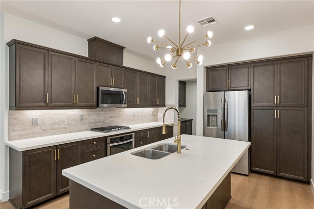 Detail Gallery Image 6 of 47 For 192 Jaripol Cir, Rancho Mission Viejo,  CA 92694 - 3 Beds | 2/1 Baths