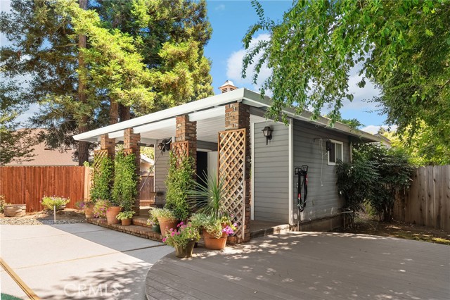 2176 Bidwell Avenue, Chico CA: https://media.crmls.org/medias/7d69ecba-e567-4f7b-9415-171a06a5666b.jpg