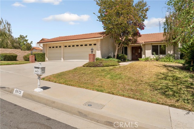 5872 Cardoza Drive photo 2