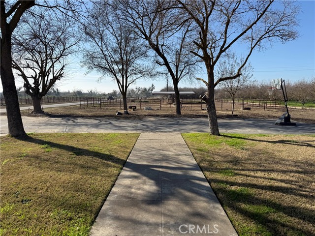 Detail Gallery Image 20 of 70 For 25565 Road 13, Chowchilla,  CA 93610 - 4 Beds | 3 Baths