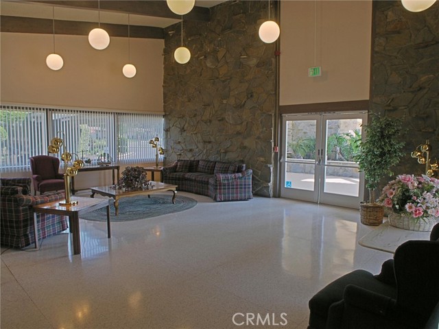 Detail Gallery Image 28 of 31 For 26741 Whispering Leaves Dr #B,  Newhall,  CA 91321 - 2 Beds | 2 Baths