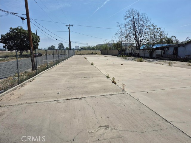 Detail Gallery Image 1 of 9 For 27489 4th St, Highland,  CA 92410 - – Beds | – Baths
