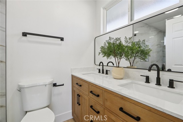 Detail Gallery Image 21 of 49 For 10007 Debra, Granada Hills,  CA 91343 - 4 Beds | 3 Baths