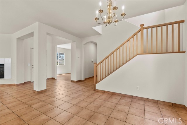 Detail Gallery Image 6 of 41 For 16200 Setting Sun Cir, Riverside,  CA 92503 - 4 Beds | 2/1 Baths