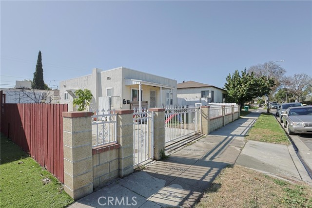 Detail Gallery Image 35 of 36 For 410 E 60th St, Long Beach,  CA 90805 - 5 Beds | 3 Baths