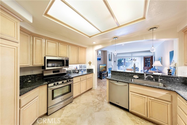 61 Stoney Pointe, Laguna Niguel CA: https://media.crmls.org/medias/7d6d0b36-a7b0-4612-913e-ace229e1c5a3.jpg