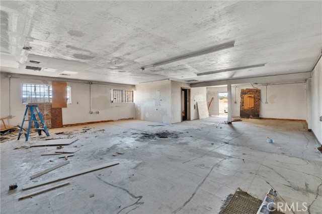 9777 Tamarisk Avenue, Hesperia, California 92345, ,Commercial Sale,For Sale,9777 Tamarisk Avenue,CRHD25111922