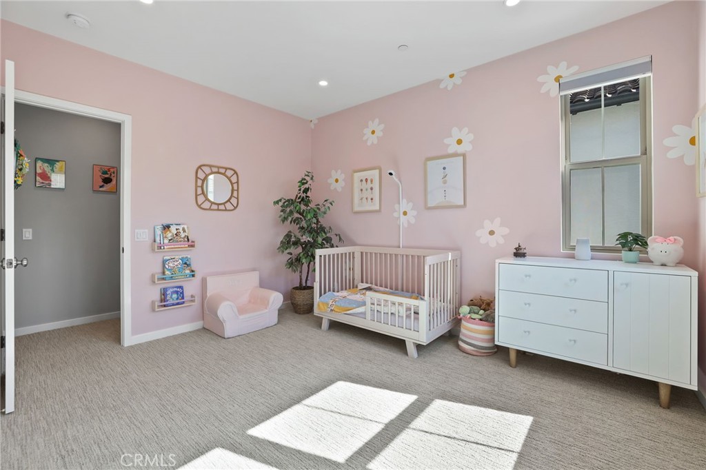 https://media.crmls.org/medias/7d6df012-006a-4c76-9eb6-5614d6190e9f.jpg?preset=X-Large