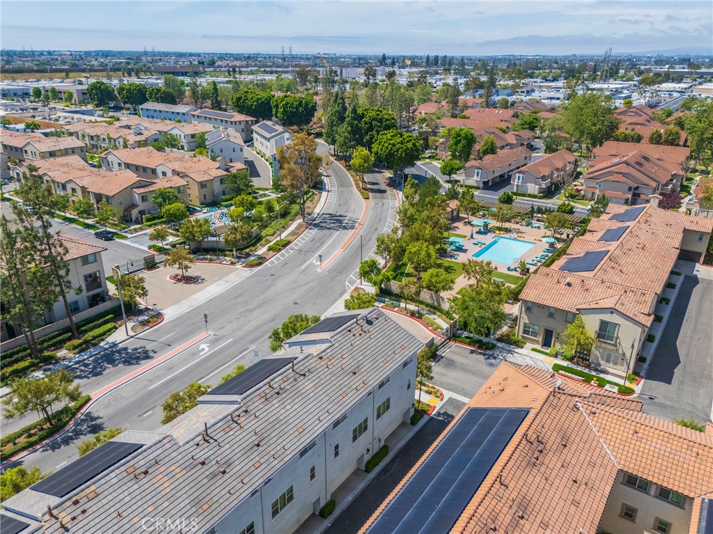 https://media.crmls.org/medias/7d6df3f8-56e1-4958-9aa9-664d2f832f79.jpg?preset=X-Large