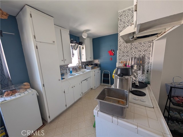 2120 Carmona Avenue, Los Angeles CA: https://media.crmls.org/medias/7d6edce0-99da-428c-b01c-4b99f94fdd9c.jpg