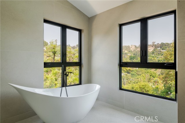 2608 Zorada Drive, Los Angeles CA: https://media.crmls.org/medias/7d6f08fa-794d-49d7-bcf6-e8541576bb3f.jpg