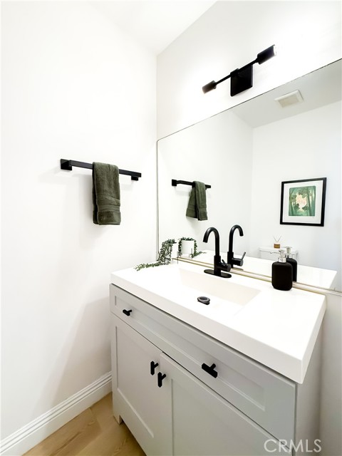 Detail Gallery Image 11 of 25 For 5460 White Oak Ave #C338,  Encino,  CA 91316 - 1 Beds | 1 Baths