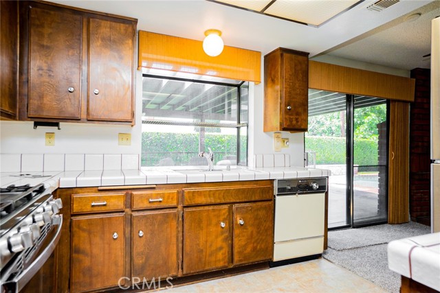751 Santa Fe Court, San Dimas CA: https://media.crmls.org/medias/7d6f9a65-0656-4ea6-a59d-8f64a7d080c4.jpg