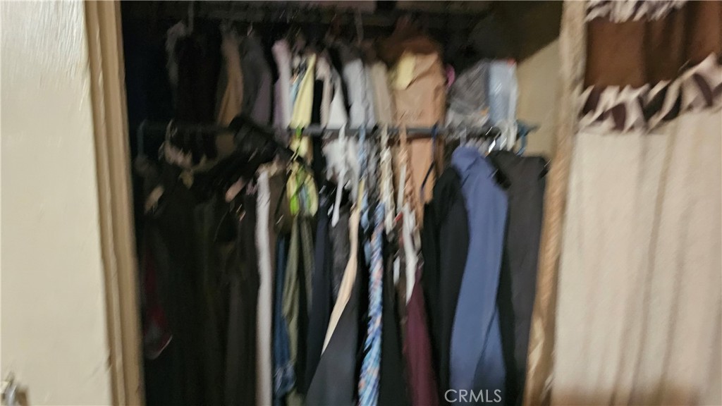 https://media.crmls.org/medias/7d72367b-2ef7-46f1-9c36-8e16c1d84cde.jpg?preset=X-Large