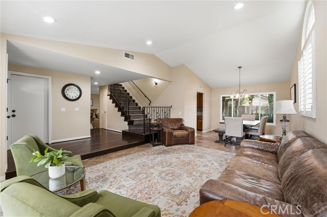 Detail Gallery Image 10 of 52 For 1513 Glenn Cir, Placentia,  CA 92870 - 4 Beds | 2/1 Baths