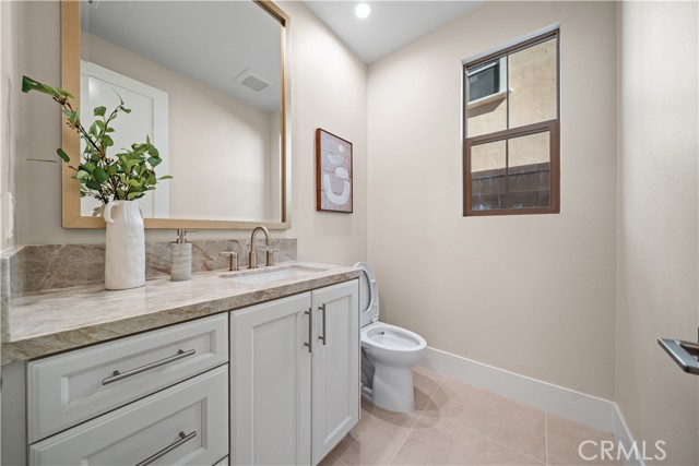 Detail Gallery Image 9 of 72 For 105 Sunnyslope, Irvine,  CA 92618 - 4 Beds | 4/1 Baths