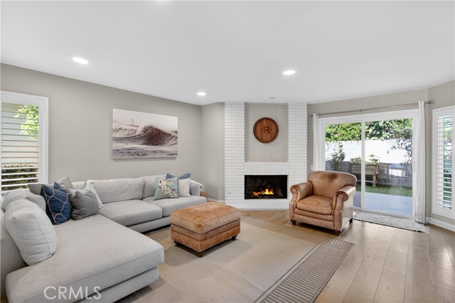 Detail Gallery Image 7 of 25 For 175 Admiral Way #20,  Costa Mesa,  CA 92627 - 3 Beds | 2/1 Baths