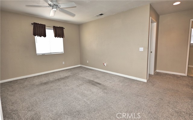 5825 Opal Court, Fontana CA: https://media.crmls.org/medias/7d752238-355c-4fa8-ba7a-c6aaa6a5de10.jpg