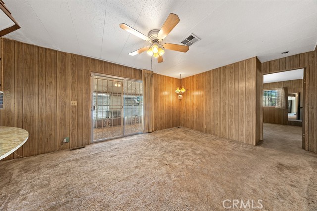 575 S Lyon, Hemet CA: https://media.crmls.org/medias/7d756636-2133-4553-bcd6-0c3c4908b0d7.jpg