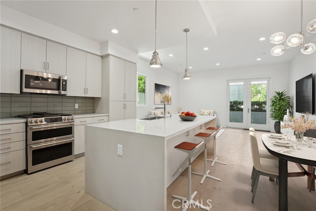 Detail Gallery Image 4 of 18 For 1746 Garfield Pl #101,  Los Angeles,  CA 90028 - 2 Beds | 2/1 Baths