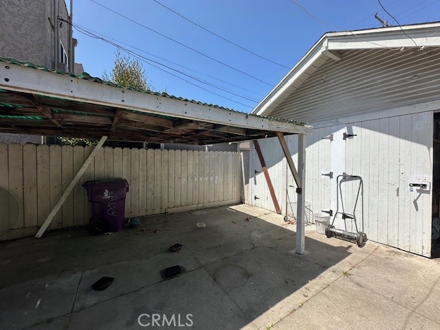 1045 Gladys Avenue, Long Beach CA: https://media.crmls.org/medias/7d7617be-e705-4cc9-a246-39d3e2ddba40.jpg