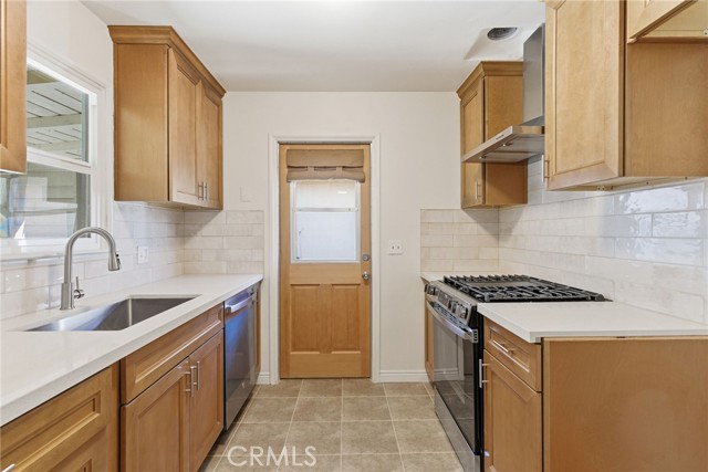 Detail Gallery Image 3 of 23 For 439 Arvin St, Bakersfield,  CA 93308 - 3 Beds | 1 Baths