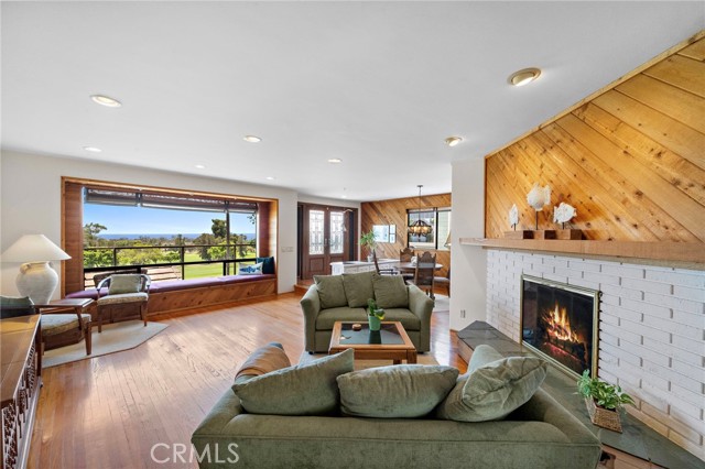 318 Avenida Santa Margarita, San Clemente CA: https://media.crmls.org/medias/7d769d0c-551a-43f7-a94e-2aa510cd5251.jpg