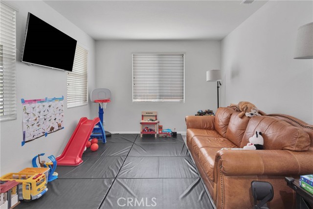 Detail Gallery Image 16 of 49 For 13458 Snowdrop Ct, Victorville,  CA 92394 - 5 Beds | 3 Baths