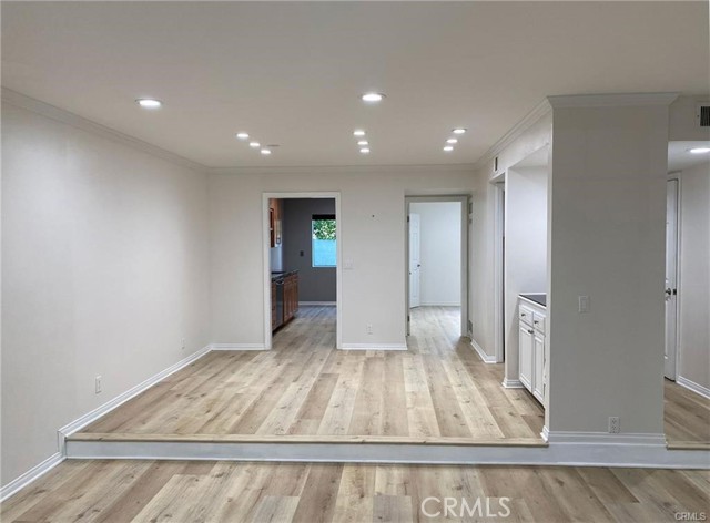12941 Moorpark Street, 3 photo 6