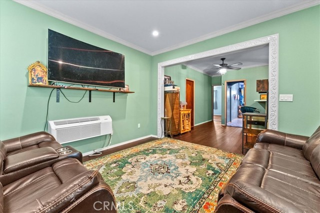 Detail Gallery Image 4 of 27 For 4026 Josephine St, Lynwood,  CA 90262 - 3 Beds | 1 Baths