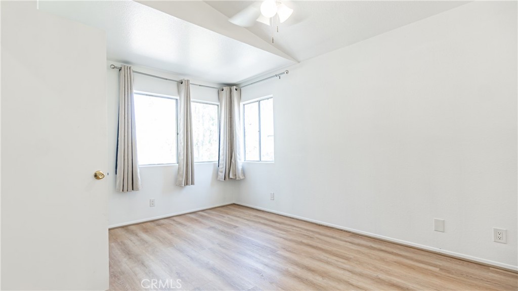 https://media.crmls.org/medias/7d78e354-9c49-4173-b417-dcc0f96c146c.jpg?preset=X-Large