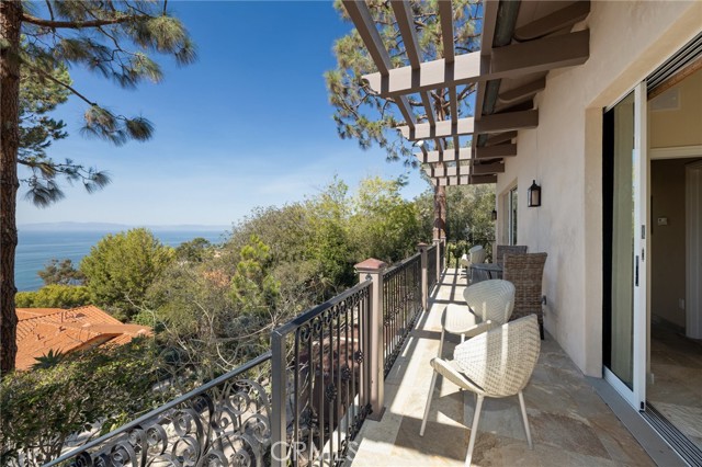 1020 Palos Verdes Drive, Palos Verdes Estates, California 90274, 4 Bedrooms Bedrooms, ,1 BathroomBathrooms,Residential,Sold,Palos Verdes,SB21217800