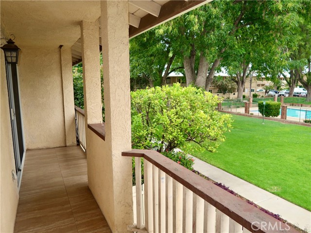 Detail Gallery Image 11 of 37 For 8055 Canby Ave #5,  Reseda,  CA 91335 - 3 Beds | 2/1 Baths