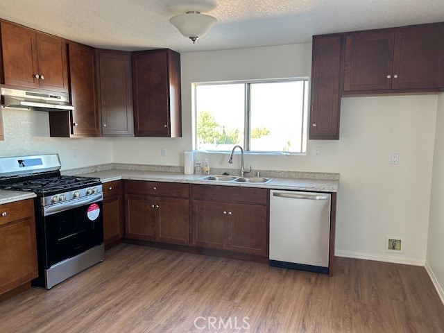 835 W 13th Street, San Pedro CA: https://media.crmls.org/medias/7d7a8e6f-36b6-421a-b95f-e2bc2bbfa0f6.jpg