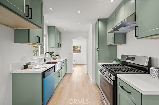 Detail Gallery Image 9 of 36 For 1410 W Camden Pl, Santa Ana,  CA 92704 - 3 Beds | 1/1 Baths