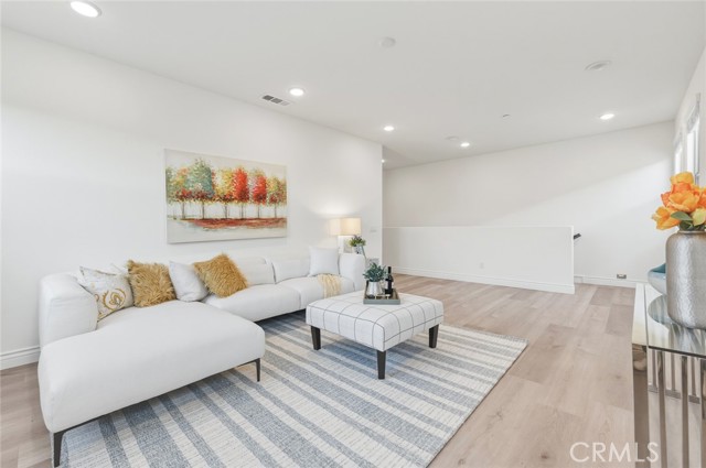 Detail Gallery Image 35 of 65 For 218 Geyser, Irvine,  CA 92618 - 4 Beds | 4/1 Baths