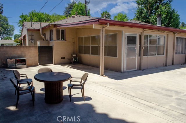 10520 Haskell Avenue, Granada Hills CA: https://media.crmls.org/medias/7d7b34f1-b580-46db-9026-3bda46afbe8f.jpg
