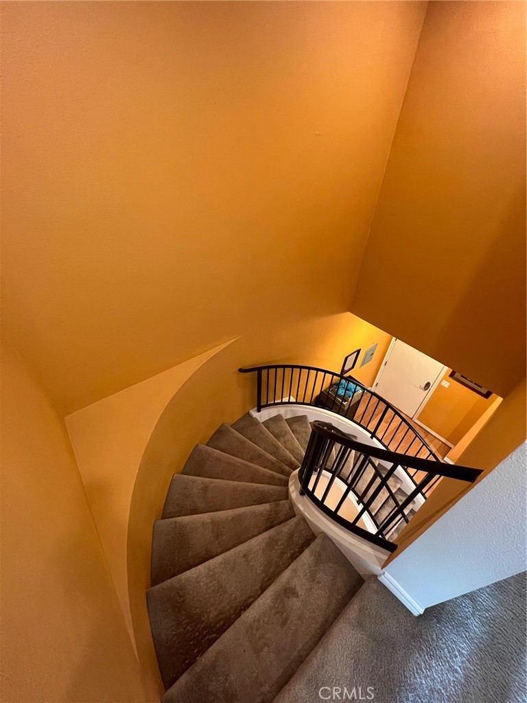 https://media.crmls.org/medias/7d7c325e-7f40-477f-a1f0-1073bd3b6a7e.jpg?preset=X-Large