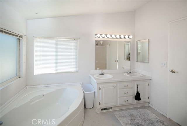Detail Gallery Image 14 of 35 For 2950 Smith Ln, Clearlake,  CA 95422 - 3 Beds | 2 Baths